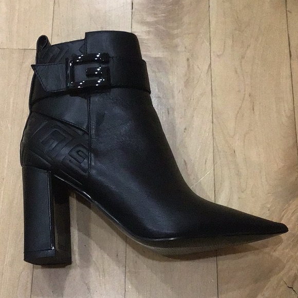 Worn once Guess black booties - Picture 2 of 6